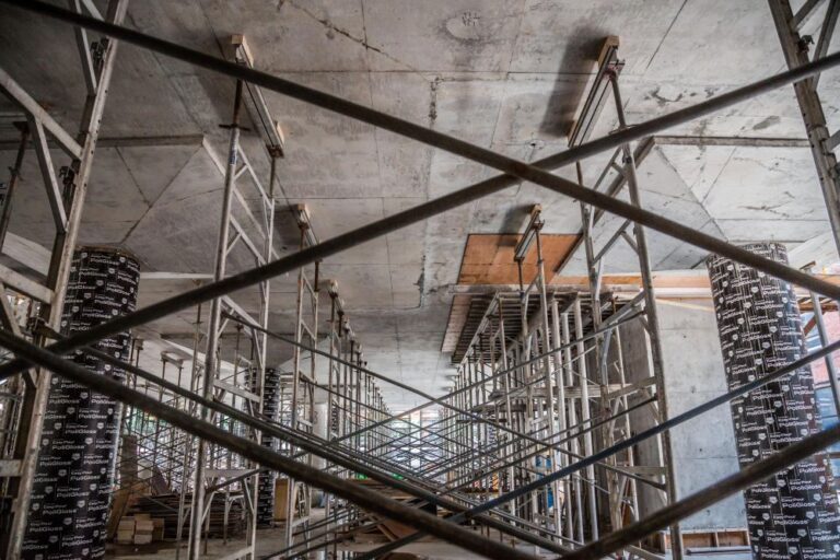 Scaffolding structure in construction site