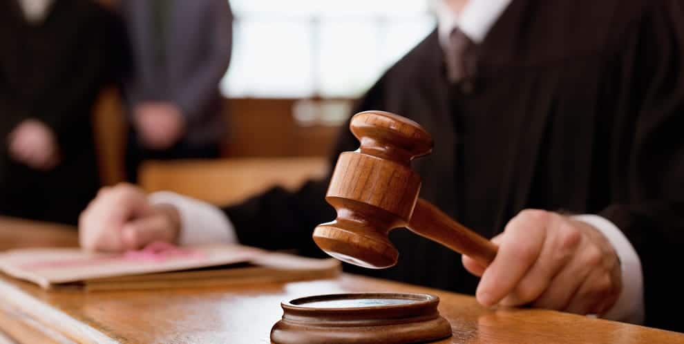 judge striking gavel